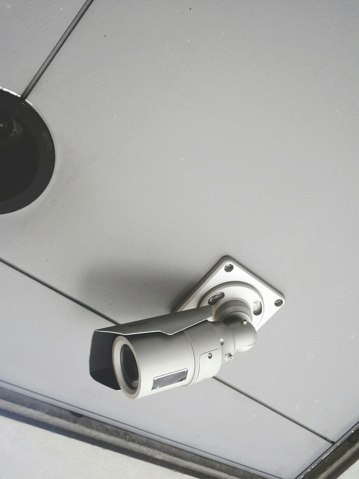 What Makes a Smart Locker Actually Smart? The Hardware Features That Matter
